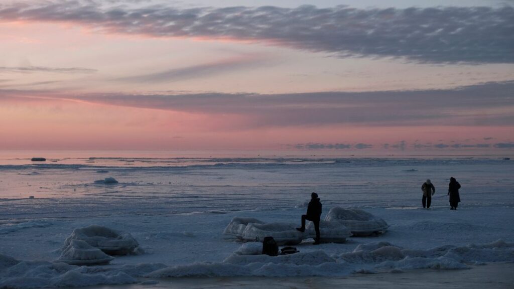 Dramatische Ostsee Eisscholle Rettung in Lettland nach 5 Stunden