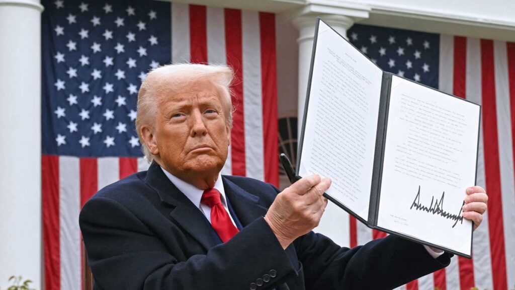 Trump reagiert auf Gericht: Neuer weltweiter Zehn-Prozent-Zoll