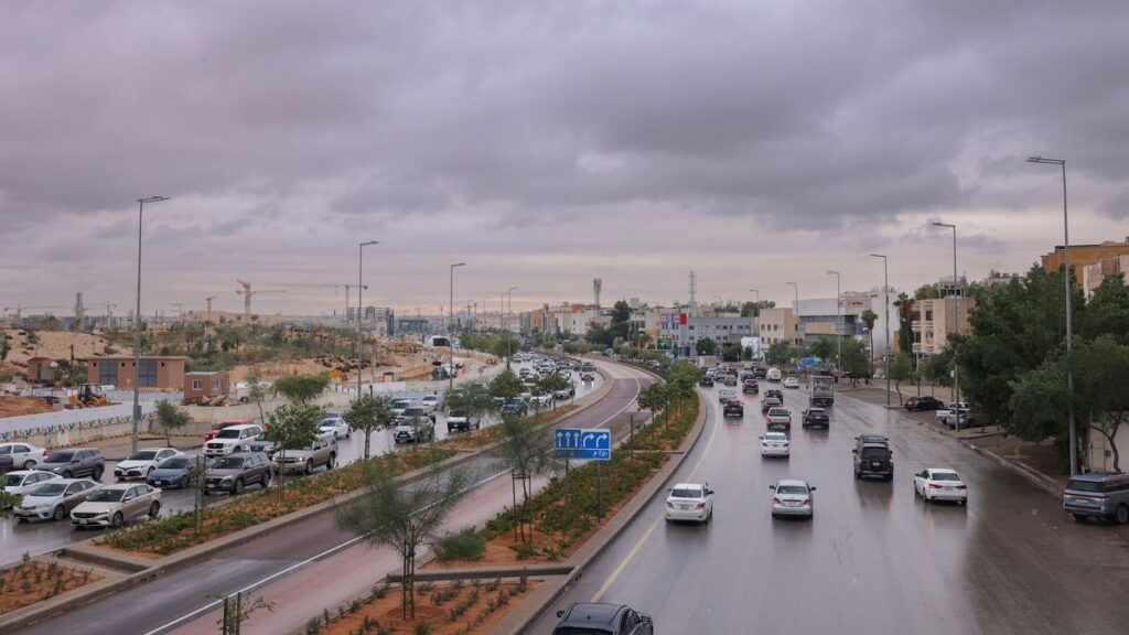 Dubai Wealthy Flee Iran War: SUVs to Riyadh Amid Regional Crisis
